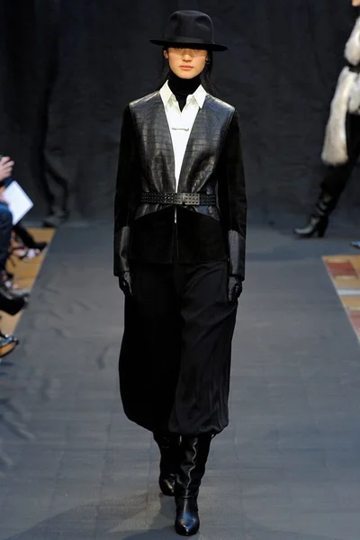 Look 8